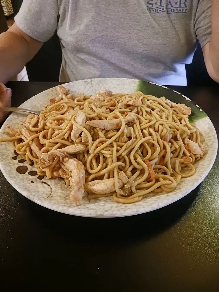 Chicken Lo Mein